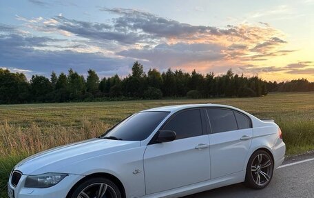 BMW 3 серия, 2010 год, 1 400 000 рублей, 2 фотография