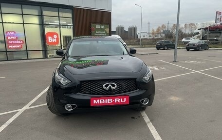 Infiniti QX70, 2017 год, 2 800 000 рублей, 2 фотография