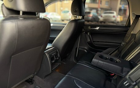 Volkswagen Touareg III, 2010 год, 2 249 999 рублей, 12 фотография