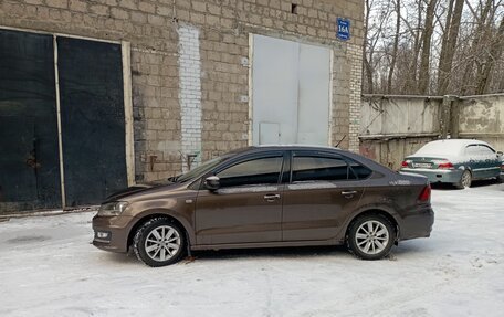 Volkswagen Polo VI (EU Market), 2015 год, 940 000 рублей, 2 фотография