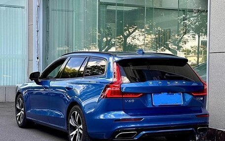 Volvo V60 II, 2020 год, 3 565 000 рублей, 2 фотография