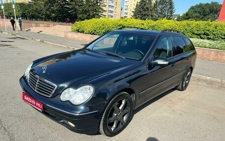 Mercedes-Benz C-Класс, 2002 год, 950 000 рублей, 1 фотография