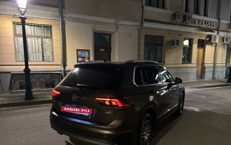 Volkswagen Tiguan II, 2017 год, 2 350 000 рублей, 2 фотография