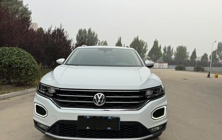 Volkswagen T-Roc I, 2020 год, 1 827 000 рублей, 2 фотография