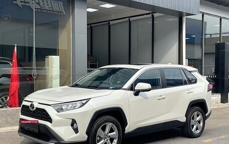 Toyota RAV4, 2020 год, 3 273 000 рублей, 1 фотография