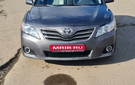 Toyota Camry, 2011 год, 1 350 000 рублей, 2 фотография