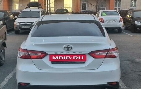 Toyota Camry, 2018 год, 2 550 000 рублей, 4 фотография