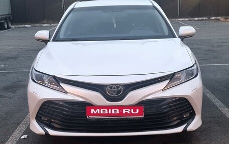 Toyota Camry, 2018 год, 2 550 000 рублей, 7 фотография