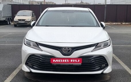 Toyota Camry, 2018 год, 2 550 000 рублей, 10 фотография