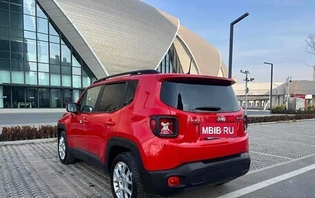 Jeep Renegade I рестайлинг, 2021 год, 1 410 000 рублей, 4 фотография