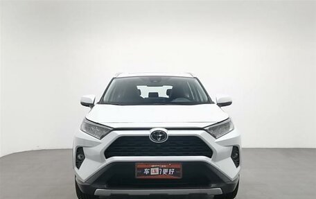 Toyota RAV4, 2021 год, 2 795 000 рублей, 8 фотография