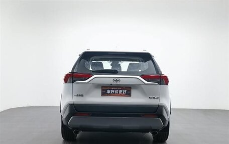 Toyota RAV4, 2021 год, 2 795 000 рублей, 16 фотография