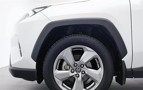 Toyota RAV4, 2021 год, 2 795 000 рублей, 21 фотография