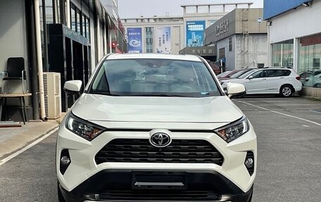 Toyota RAV4, 2020 год, 3 273 000 рублей, 7 фотография