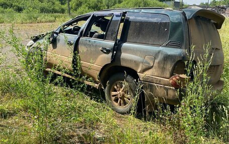 Toyota Land Cruiser 100 рестайлинг 2, 2000 год, 550 000 рублей, 2 фотография