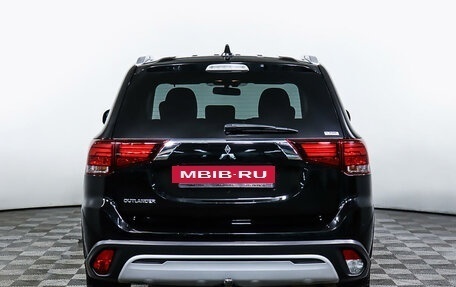 Mitsubishi Outlander III рестайлинг 3, 2021 год, 3 198 000 рублей, 6 фотография