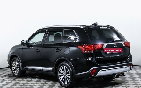 Mitsubishi Outlander III рестайлинг 3, 2021 год, 3 198 000 рублей, 7 фотография