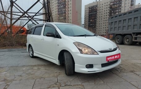 Toyota Wish II, 2003 год, 795 000 рублей, 2 фотография