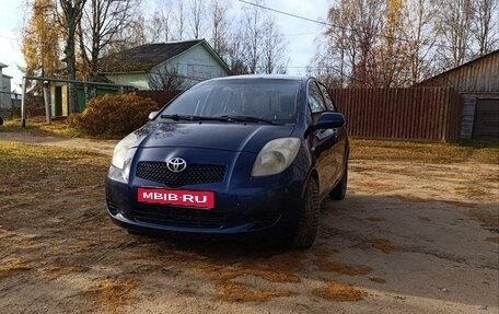 Toyota Yaris III рестайлинг, 2007 год, 650 000 рублей, 1 фотография