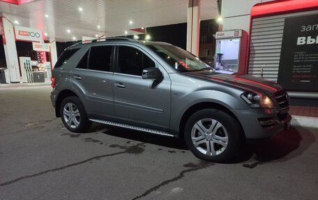 Mercedes-Benz M-Класс, 2011 год, 1 950 000 рублей, 1 фотография