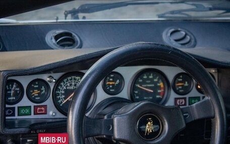 Lamborghini Countach, 1988 год, 75 750 000 рублей, 16 фотография