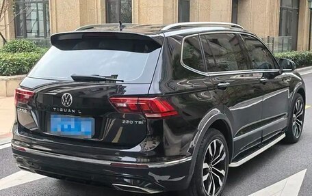 Volkswagen Tiguan II, 2021 год, 2 900 000 рублей, 4 фотография