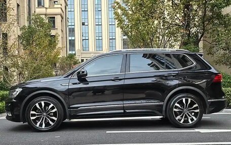 Volkswagen Tiguan II, 2021 год, 2 900 000 рублей, 5 фотография