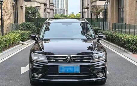 Volkswagen Tiguan II, 2021 год, 2 900 000 рублей, 2 фотография