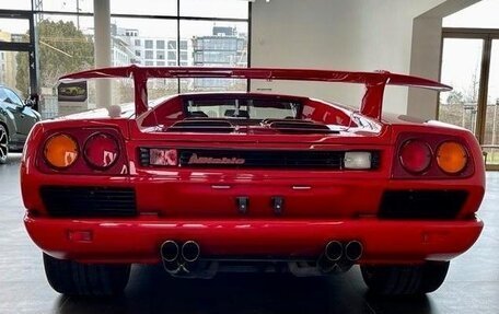 Lamborghini Diablo, 1991 год, 36 350 000 рублей, 9 фотография