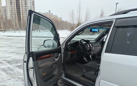 Toyota Land Cruiser Prado 120 рестайлинг, 2003 год, 2 000 001 рублей, 17 фотография