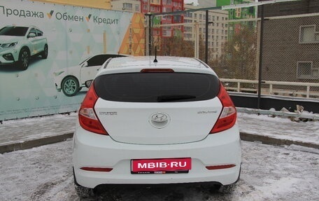 Hyundai Solaris II рестайлинг, 2015 год, 760 000 рублей, 16 фотография