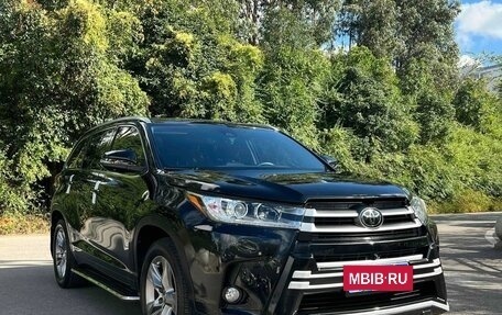 Toyota Highlander III, 2020 год, 3 150 000 рублей, 3 фотография