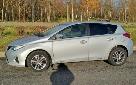 Toyota Auris II, 2013 год, 950 000 рублей, 11 фотография