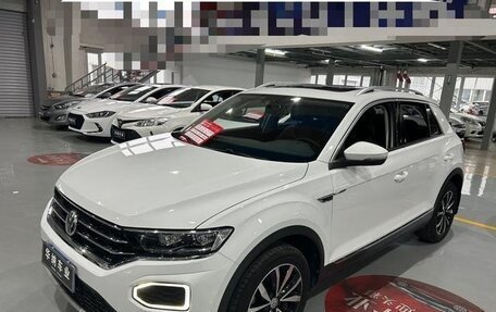 Volkswagen T-Roc I, 2020 год, 1 722 000 рублей, 2 фотография