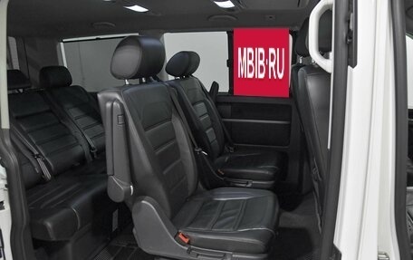 Volkswagen Multivan T6 рестайлинг, 2018 год, 5 500 000 рублей, 16 фотография