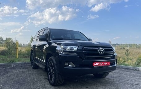 Toyota Land Cruiser 200, 2017 год, 7 350 000 рублей, 1 фотография