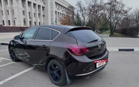 Opel Astra J, 2014 год, 1 050 000 рублей, 3 фотография