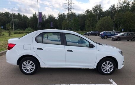 Renault Logan II, 2019 год, 880 000 рублей, 9 фотография