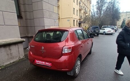 Renault Sandero II рестайлинг, 2014 год, 800 000 рублей, 3 фотография