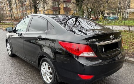 Hyundai Solaris II рестайлинг, 2013 год, 700 000 рублей, 3 фотография