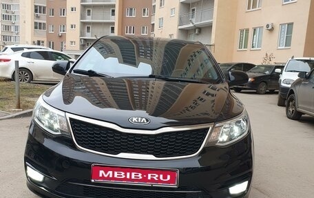 KIA Rio III рестайлинг, 2015 год, 1 380 000 рублей, 1 фотография