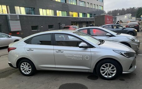 Hyundai Solaris II рестайлинг, 2021 год, 1 550 000 рублей, 3 фотография