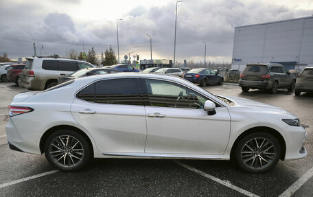 Toyota Camry, 2023 год, 3 990 000 рублей, 2 фотография