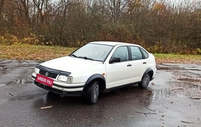 Volkswagen Polo III рестайлинг, 1996 год, 149 999 рублей, 1 фотография