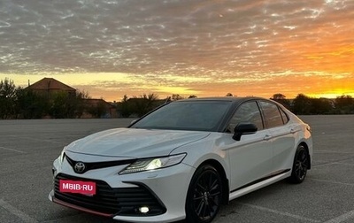 Toyota Camry, 2021 год, 3 950 000 рублей, 1 фотография