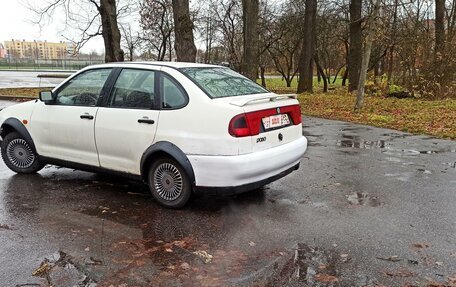 Volkswagen Polo III рестайлинг, 1996 год, 149 999 рублей, 3 фотография