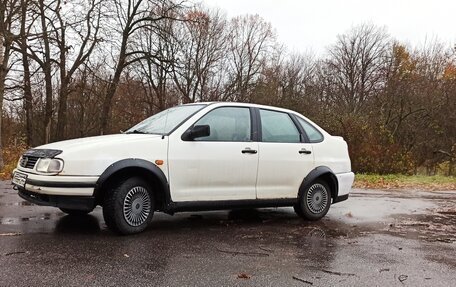 Volkswagen Polo III рестайлинг, 1996 год, 149 999 рублей, 4 фотография