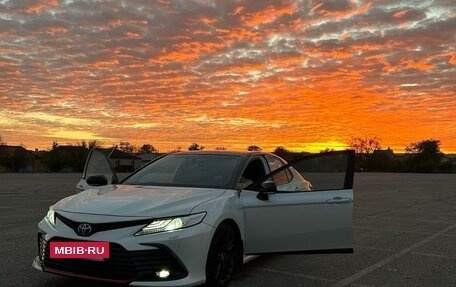 Toyota Camry, 2021 год, 3 950 000 рублей, 8 фотография