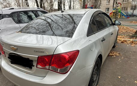 Chevrolet Cruze II, 2010 год, 700 000 рублей, 2 фотография