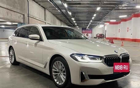 BMW 5 серия, 2020 год, 4 300 000 рублей, 2 фотография